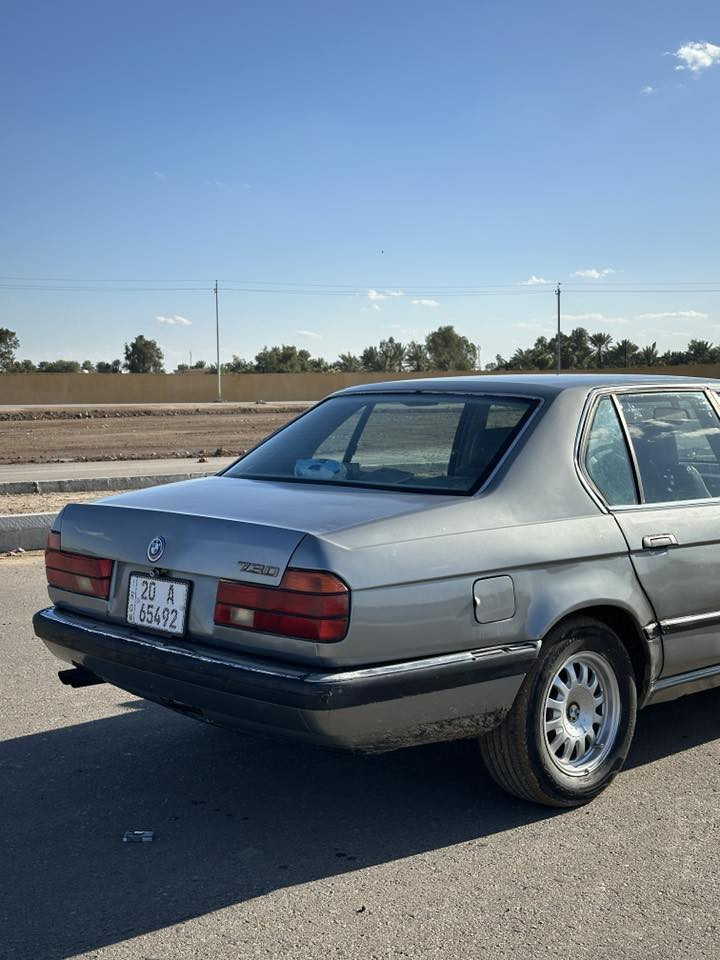 السلام عليكم
بيأم دبليو 730 ثمانية سلندر مسكر رقم ديالى 
السيارة موديل 1994 مصبوغة بالجديد كير محرك جديدات كشنات مدوشمة صدرها نضيف السيارة بيها ملاحضات يرادلها ترتيب السعر 38 وبيها مجال 
بغداد الدورة 
حمزة: ***********
