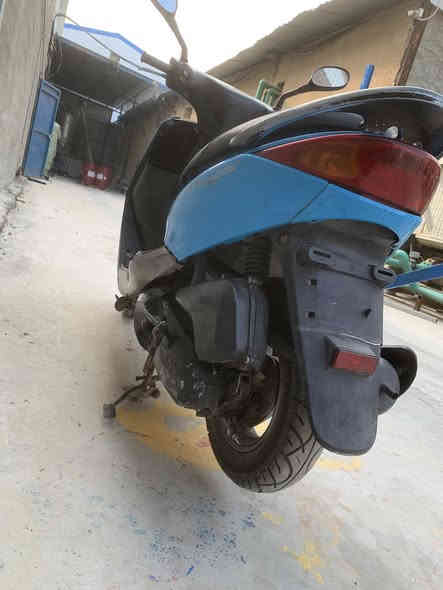 دراجه بريز.   نضيفه بشرط محرك كفاله سعر 650$ وبي مجال قليل مكان تاجي جسر المصابيح هـ ***********
