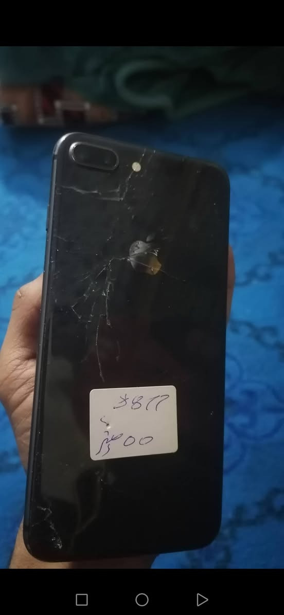 سلام عليكم جهاز ايفون 8 بلاص بطاريه ٩٤ فقط ظهر يتبدل جهاز نظيف 
***********
