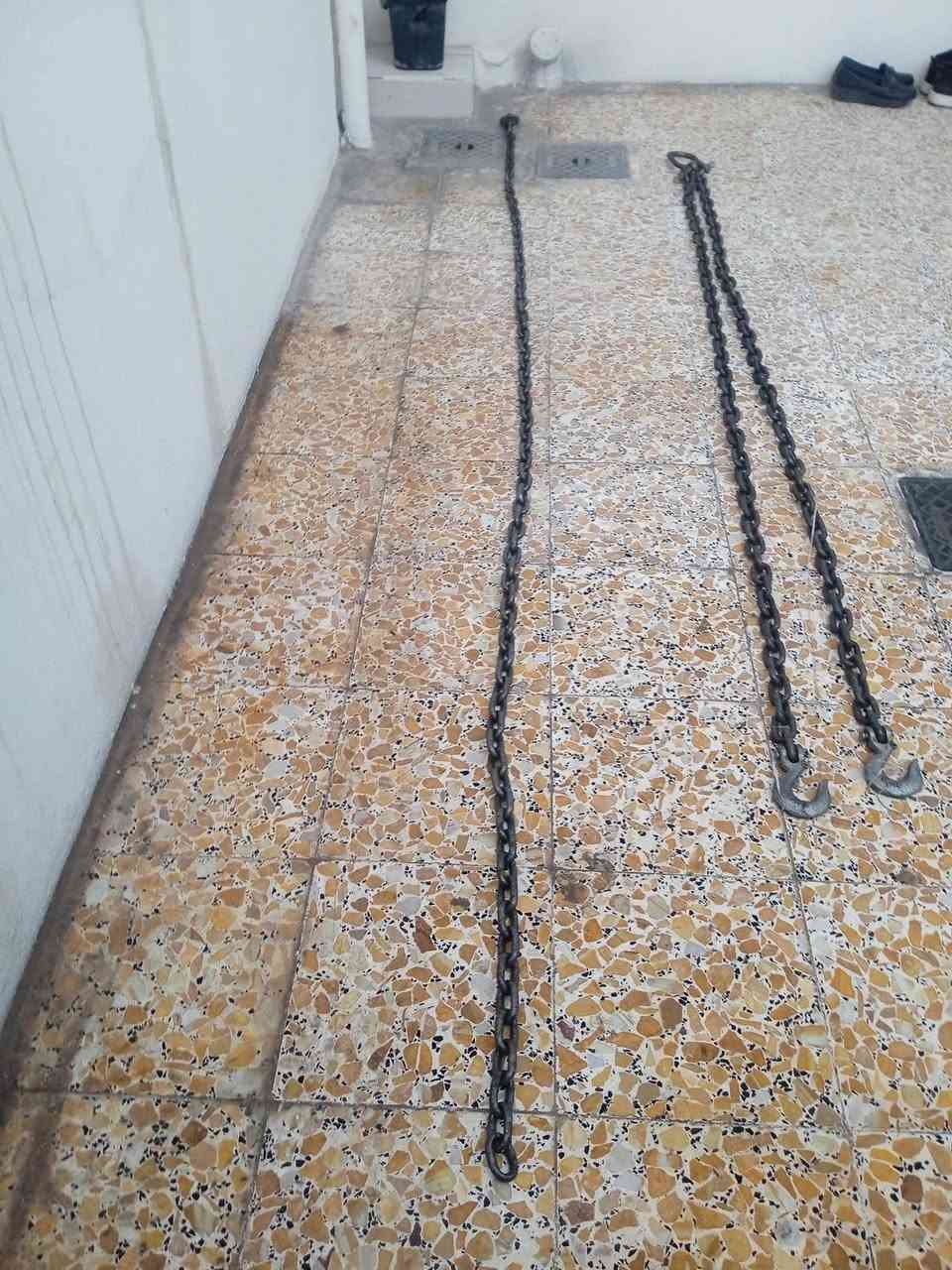 سلام عليكم ورحمه الله وبركاته عندي زنجيلين للبيع واحد ابو قفل ولخ ابو حلقة جنكالين سعر استفسار على الرقم اتصال واتساب *********** بي واتس 
ابو قفل 30  ابو حلقتين 40 قفل
