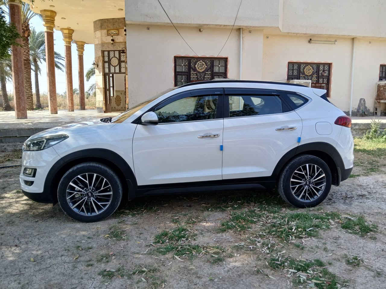 للبيع توسان ٢٠١٩ خليجي رقم بغداد الدوالي الجديد بسمي السيارة جديدة بمعنة الكلمه كيروحدادية ومحرك خير من الله السيارة فول مواصفات للخير١ع١ كفالة عامة من الصبق والتبديل شرط السونار محرك٢٠٠٠دوش مامفتوع علشركه السعر ١٩٧ وبيها مجال*********** مكان السيارة بغداد المحمودية
