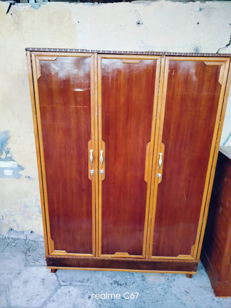 اغراض مستعمله منزليه للبيع والاسعار داخل الصوره ونهايتهن للتواصل العماره حي النداء شارع الحسينيه فرع فرن صمون الكرار تلفون ***********
