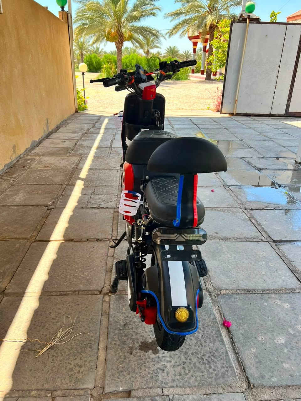 للبيع دراجه شحن R9 مابي شي نقص بطاريات 5 دبل وبعد معروف R9 سعر 500 وبيه مجال اتصل على رقم أو مراسله خاص ***********
