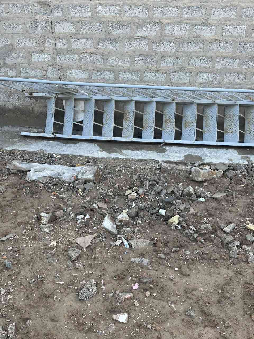 السلام عليكم درج حديد مستعمل نضيف كلش للبيع العنوان الزعفرانيه حي المختار قرب حسينية أبي طالب  في الزعفرانيةالسعر ١٠٠ الاتصال ***********
