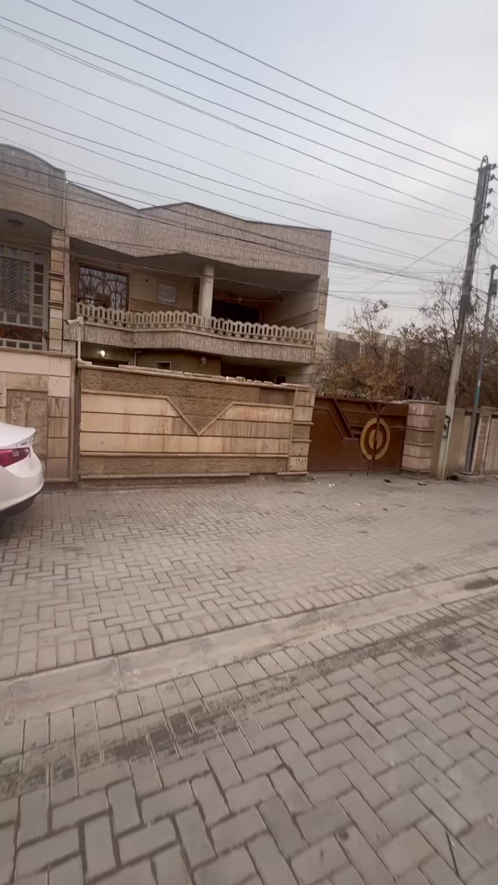 دار للبيع أو المراوس في منطقه السيديه مساحه ٢٠٠ متر واجه ٨ مربع اربعميه بضهر شارع الأمن الأتصال ***********
