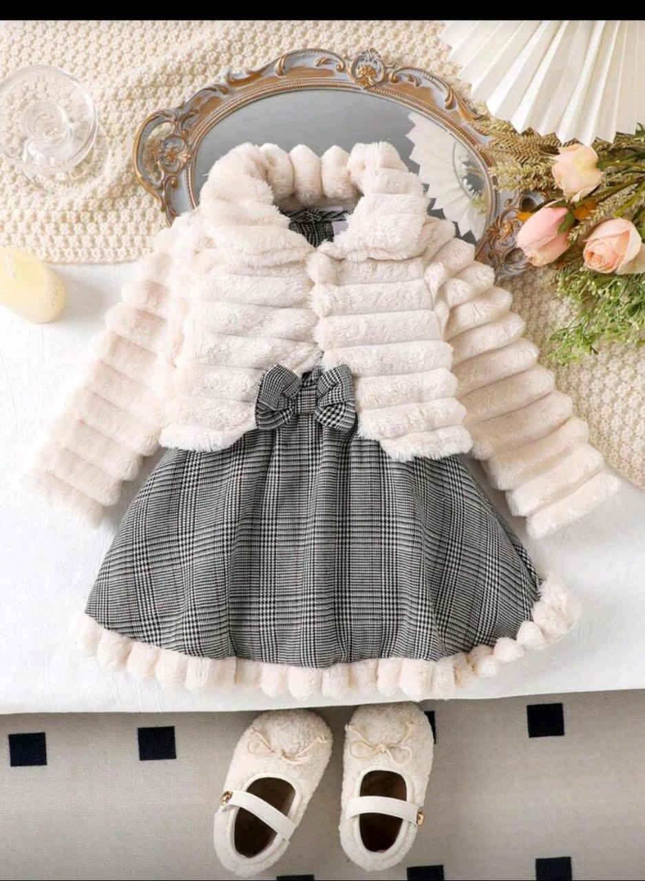 فستان  حفر كاروهات مكلف فرو مع جاكيت فرو وجهين   للبنات الصغار، خريف/شتاء، قطعتان
مقاسات 
18 ل 24 شهر 
2 ل 3 سنوات 
السعر 🩵🩵
🩶💜🩶💜🩶💜🩶💜


**إذا كنت صاحب هذا الإعلان وتريد حذفه لأي سبب، رجاءا أرسل رسالة إلى الدعم الفني**