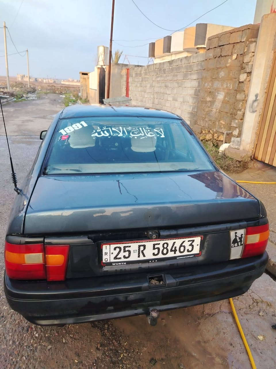 سياره فكتره حجم 16
مصبوغه جماليه بيها معجون بسقفيه بدون كلبه شرط
سياره متعوب عليها هورن بوش تواير اوياله مسطره
رقم كركوك دولي بسمي سنويه 27 السعر 38 او بيها مجال 
مبايل***********
الخاص مفتوح 
المكان ناحيه الشورى جنوب الموصل
