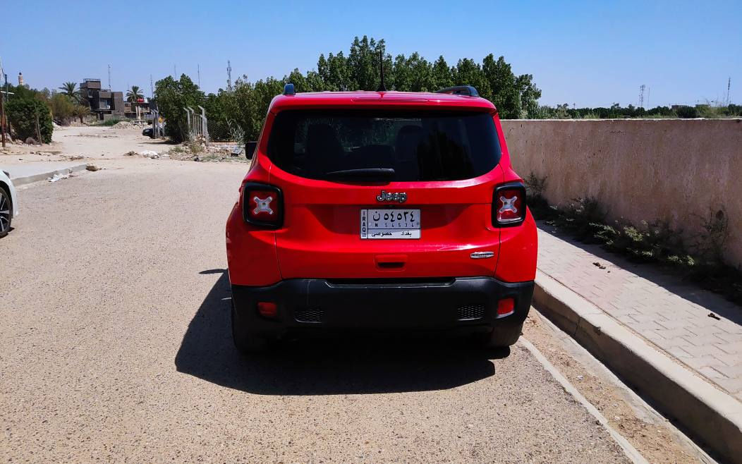🚗 للبيع Jeep Renegade 2018 🚗
🔹 الموديل:  فئة لاتتيود تو ويل2018
🔹 الممشى:  79الف ميل__     128,000 كم
🔹 سنوية مسجلة باسمي
🔹 سيارة وارد امريكي نظيفة جداً من الداخل والخارج وحادثها بابين عكس السايق
🔹 التبريد ثلج ❄️
🔹 جميع الأغراض والملحقات كاملة وموجودة
💰 السعر: 125 ورقة وبيهة مجال بسيط للطيبين
🤝 ويوجد مجال بسيط  للطيبين إن شاء الله.
للاستفسار أو المعاينة يرجى التواصل على الخاص أو الاتصال.
مكان السيارة بابل/الاسكندرية
رقم وتساب(*********** حلة, بابل
