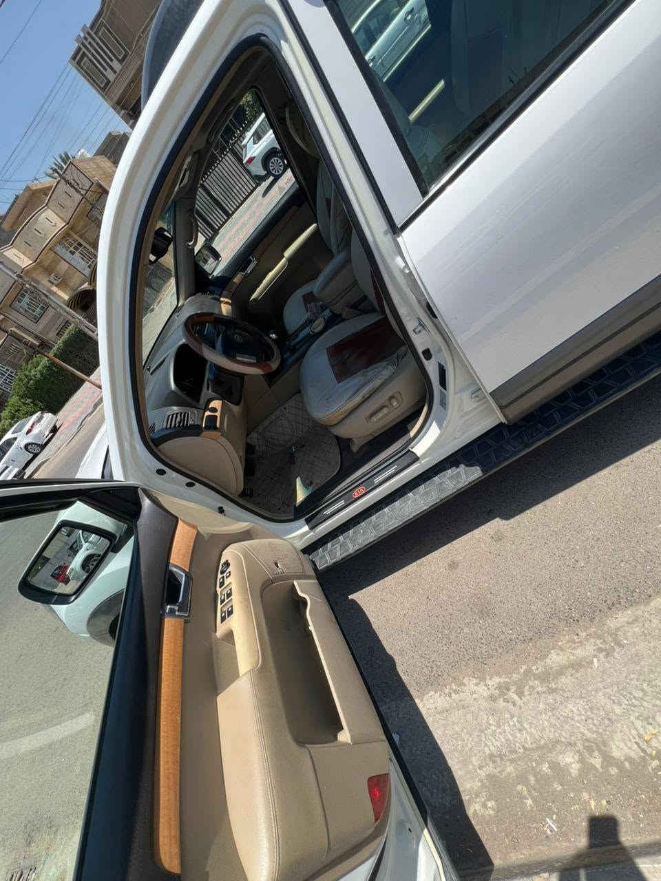 السلام عليكم ورحمة الله وبركاته عندي موهافي موديل ٢٠١٢ كفاله السياره عدا  الجاملغ الخلفي جوه البكلايت ٤ اصابع
وبارد بالباب الخلفي سياره جديده مكينه كير صدر تبريد كله جديد السياره فتحه كشنات كهرباء مكان السياره بغداد 
السعر ١٤٠
***********
