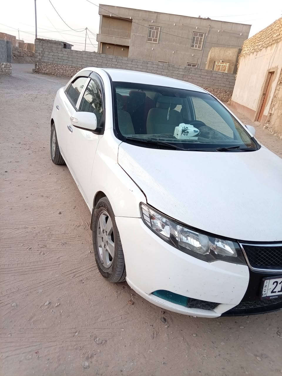 سيراتو موديل 2012 سياره نضيفه ضررها جاملغ امامي سعر 90 وبيه مجال قليل سياره بسمي تحويل مباشر رقمي *********** غير متواجد ع فيس
