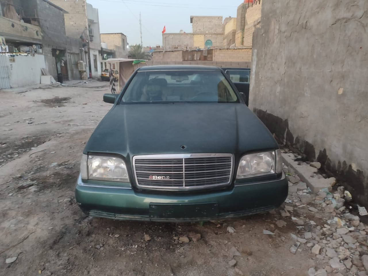 مارسدس شبح موديل ٩٢ رقم بغداد محرك خراطيم المحرك الكبر خير من الله الشر نظيف وحلو الغرفه يرادله ترتيب السعر ٥٠ وقع وبيه مجال *********** مكاني بغداد الشعب
