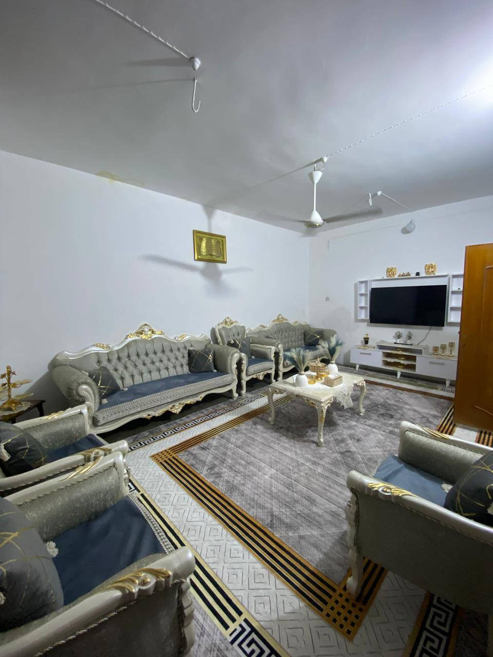 دار للبيع التأميم ٨اشباط قرب الخزرجي
طابو صرف تحويل بصف الركن
المساحة ١٥٠م 
طابقين 
الطابق الأول
استقبال ومطبخ وصاله وغرفه نوم صحيات داخليه وخارجية
الطابق الثاني ٣غرف نوم
السعر ١٠٠مليون قابل للتفاوض 
للاستفسار التواصل مكتب الجامعة التأميم ٣٠تموز الشارع العام الرئيسي نهاية الصعده على اليمين
*********** ابو سعد
***********
***********
