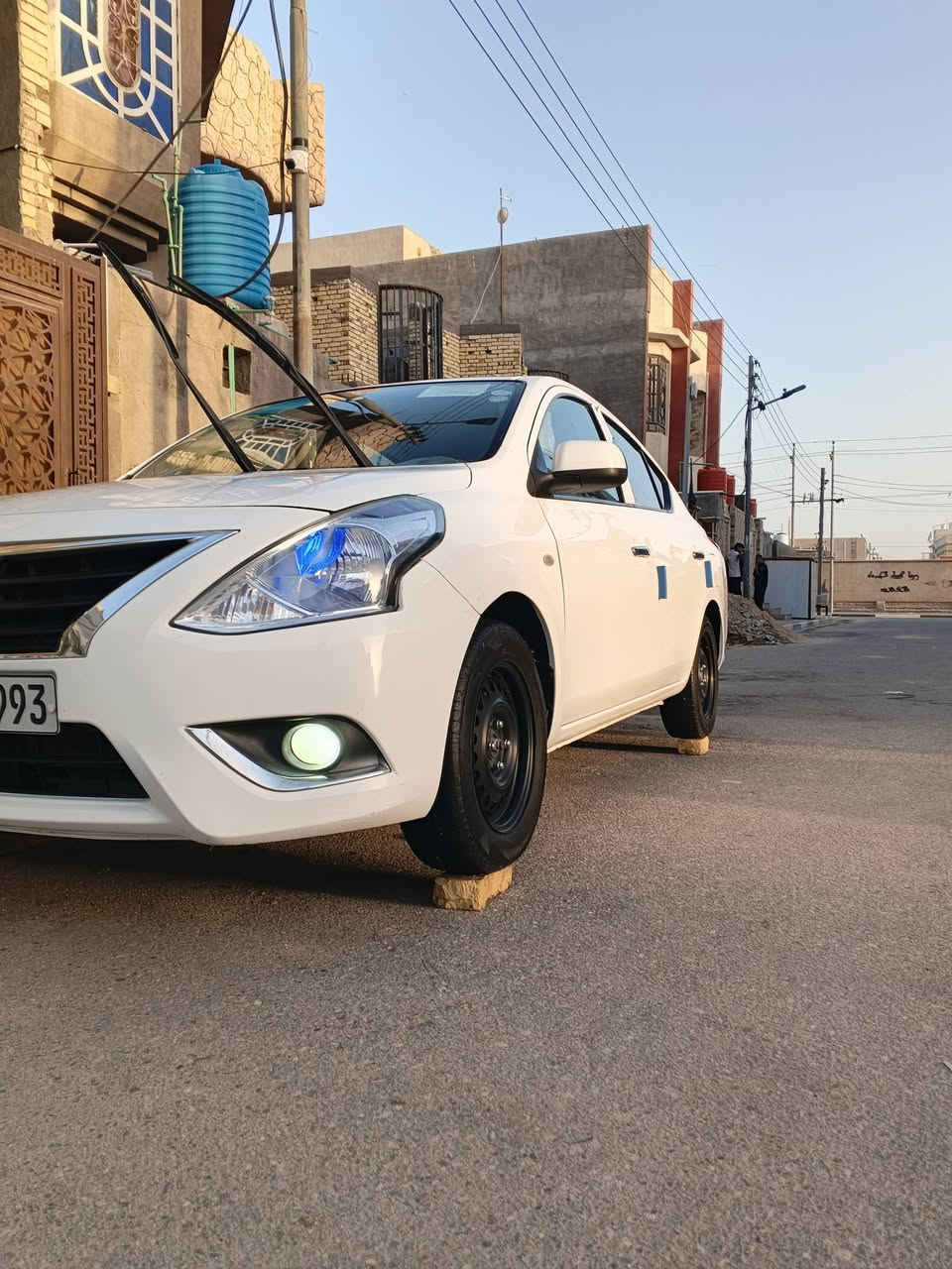 السلام عليكم نيسان سني هندي بليته زركه موديل 24 بي ضربه ب باب سياره حلوه ونضيفه  المكان البصره السعر خاص او التواصل ع رقم ***********
