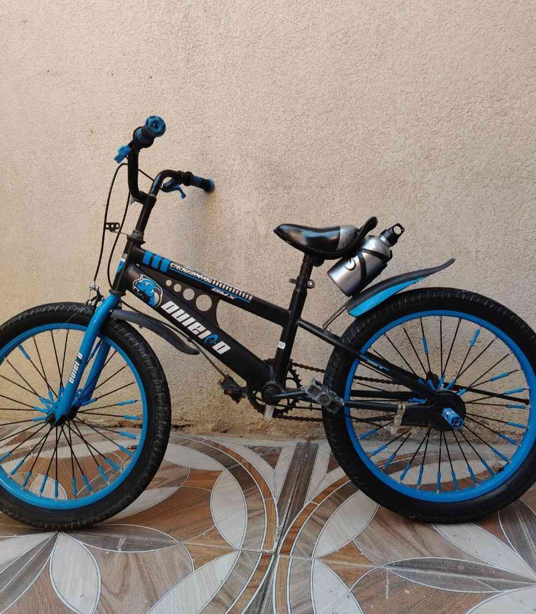 السلام عليكم جرباية طابقين ومكناسة كهربائية جديدة وبايسكل الاستفسرار عل هذا الرقم ***********
