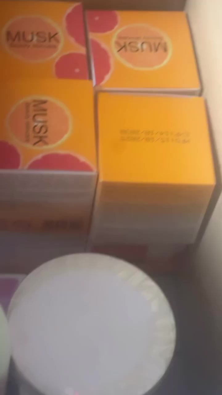 وصل الجديد نبدأ بصلاه ع محمد وال محمد بعد انتضار اشهر 🥰

🌸زبده القدم متكونه من زبدات وزيوت ترجع قدمج مثل رجل طفل مفادتج مرجوعه حفتح عليها عرض 5 بدل ال10 
🌸كريم العنبر مع صابونه 20 فقط بدل ال25 الابره مخلوطه مع الكريم 

🌸كريم فيتامين سي بديل الفونديشن وهو سكنكير للبشره ومغذي عام شي خورافي بديل المكياج يعني تخلي وطلعين 10 بدل 15

وذا تاخذين بكج العروسه🥀
 بكج  العنبر
 فيتامين سي
 زبده القدم 35 فقط 
@إشارة تاكاتكم بنات الي شارك المنشور وتعلق تفوز ويايه بزبده القدم مع زبده مورد شفه


**إذا كنت صاحب هذا الإعلان وتريد حذفه لأي سبب، رجاءا أرسل رسالة إلى الدعم الفني**