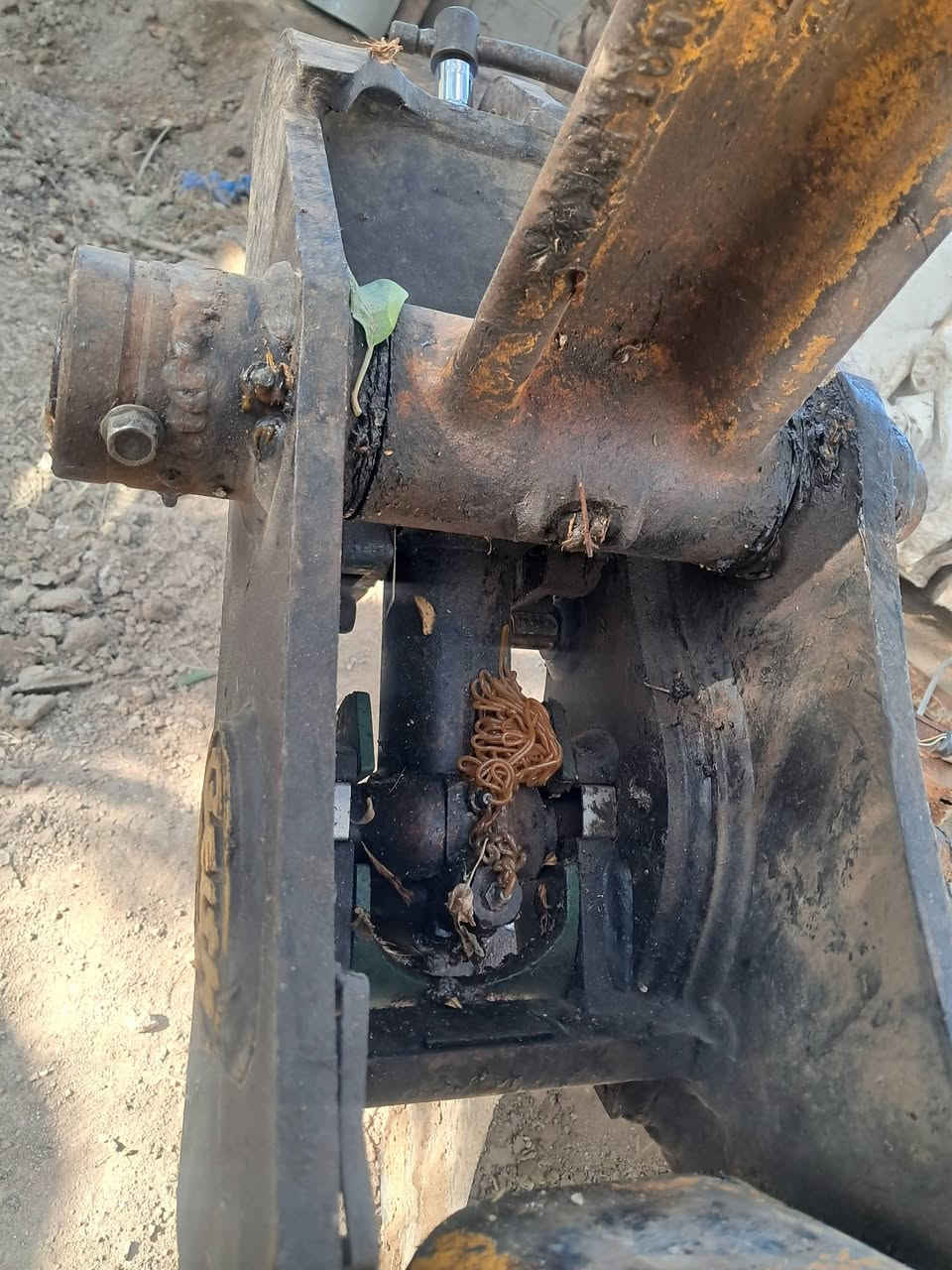 البيع كماشه مال جي سي بي  جديده بوشا جدد مابيه نقطت ملعب عنوان كربلاء الحسينيه سعرها ٦٥٠ بيها مجال  شراي ينتصل ***********
