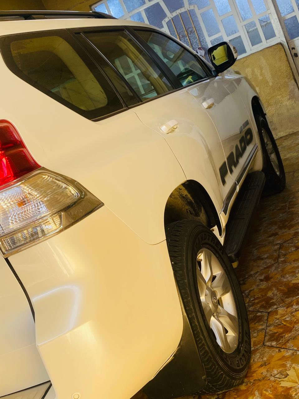 برادو TX.L 2013
سلام عليكم برادو 2013 TX.L
فول نظافة 💯 
كويتية خليجية 
دبل تانكي 
بصمة 
فتحة 
حساس خلفي 
زراكات 
ثلاجه 
بصمة ترحيب 
تخم تاير جديد ياباني 
شاشه.كامرا خلفيه
رقم اربيل انكليزي سيارة بأسمي تحويل مباشر 
كير ومكينة وكهربائيات كفالة كلشي شغال 
بيها بارد الباب الخلفي على كد شبر فقط 
السعر 285 $
العنوان بغداد الزعفرانية ***********
@
