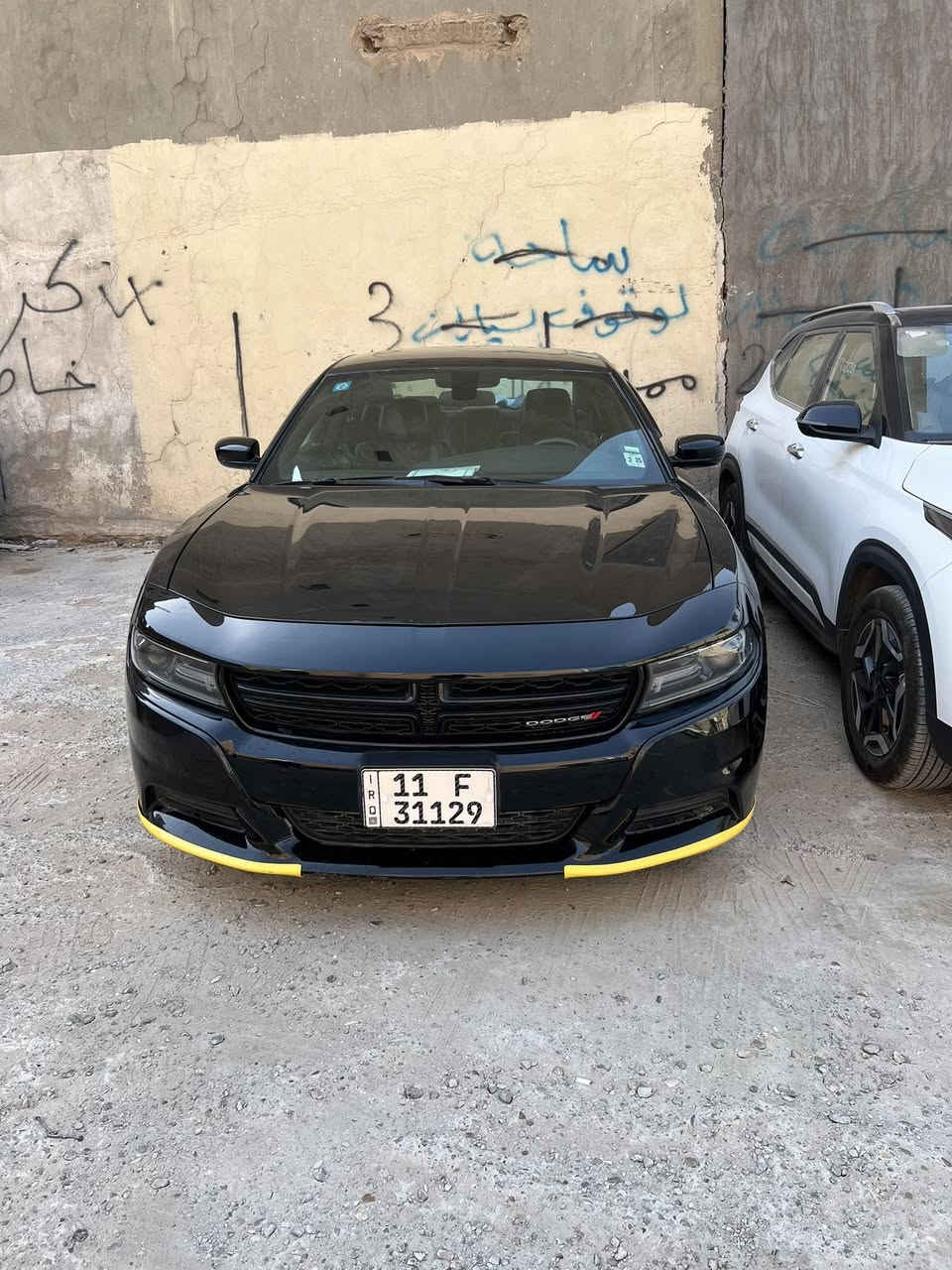 دودج جارجرsxt plus 2020
لون أسود رقم بغداد

السلام عليكم
السيارة باسمي
الممشى: 69mi

المواصفات:
مواصفات الplus المعروفة

سلايد

مقاعد جلد
مري شفط

تدفئة وتبريد للمقاعد

مقاعد ميموري

السيارة مابيهه قطرة صبغ الحادث بارد بلصندوك  والباب خلف السايق مطخوخه في بغداد مبدلة لون ونفس الباب بيهه pdr  و رصعه خفيفة صايره 
السعر 22500$

للاستفسار: ***********
