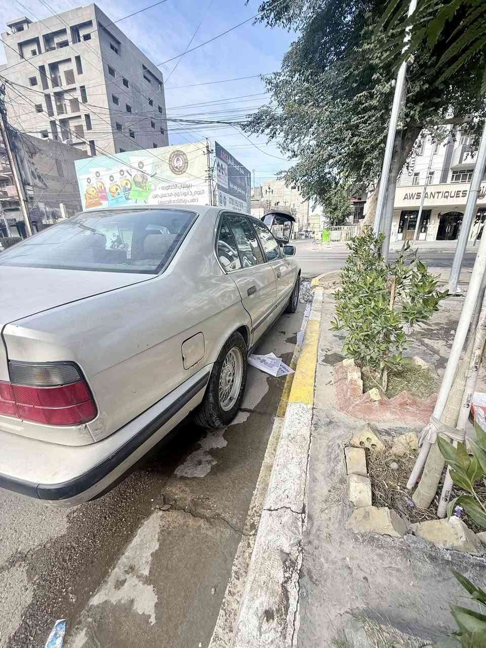 ‏سلام عليكم BMW 535 رقم الإنجليزي مشروع وطني الأنبار باسمي السيارة على وضع الشركة￼عدة البنيد كير مكينة شرط الصدر ￼دبلات تخم تاير غرفة كهربائيات تبريد كله جديد ￼ شرط 1000 دينار مذب على السيارة ￼مكان السيارة بغداد الدورة نهاية شارع 60 سعر 70 ورقة مجال بسيط ***********￼￼
