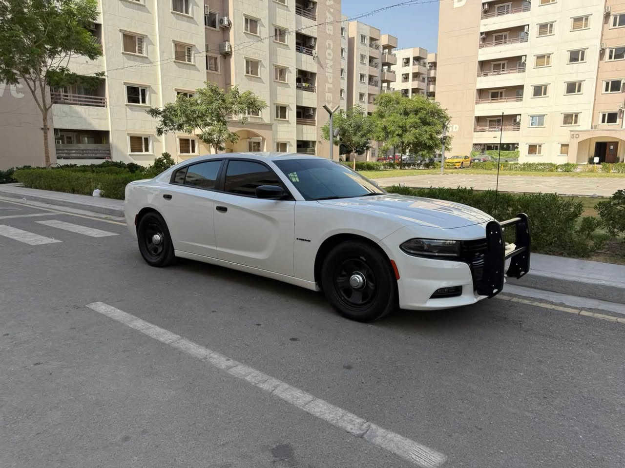 دوج جارجر_ بوليسي 
موديل _ ٢٠٢٠
V8.5700 
الحادث _ الجاملغ الخلفي+ قبق الجنطه (بدون ايرباك) 

السياره الصافره + الحاسبه كلها موجوده وياها 
السياره جديده 
مكان السياره بغداد
معرفه السعر التواصل مع هاذا الرقم :***********
