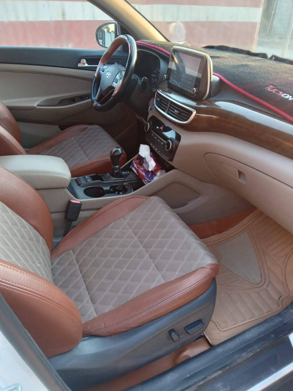 للبيع او مراوس مديل 19 فول السياره بدون فتحه مكفوله لاصبغ ولا بارد ملاحضات اشخوط فقط 
السعر 220 وبيها بصيط للاستسفار ع رقم 📱 *********** 

*********** الخاص مغلق عندك شي خابر
