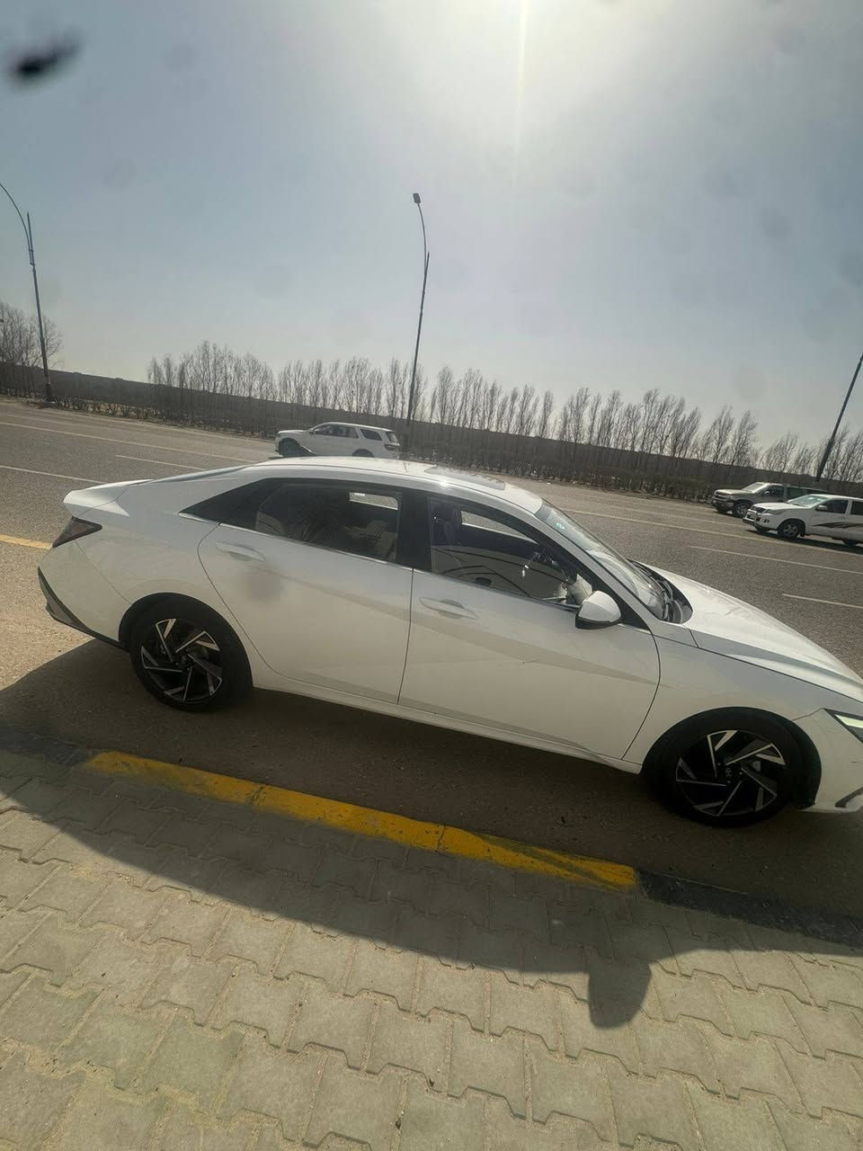 السلام وعليكم رمضان كريم اللنترا تجميع صيني 2024 سياره جاهزه ومكفوله من ضربه وصبغ فقط شخط بسيط باب العبري موضح بالصوره السياره ماشيه69
سعر 132 عنوان البصره الزبير.    ***********
