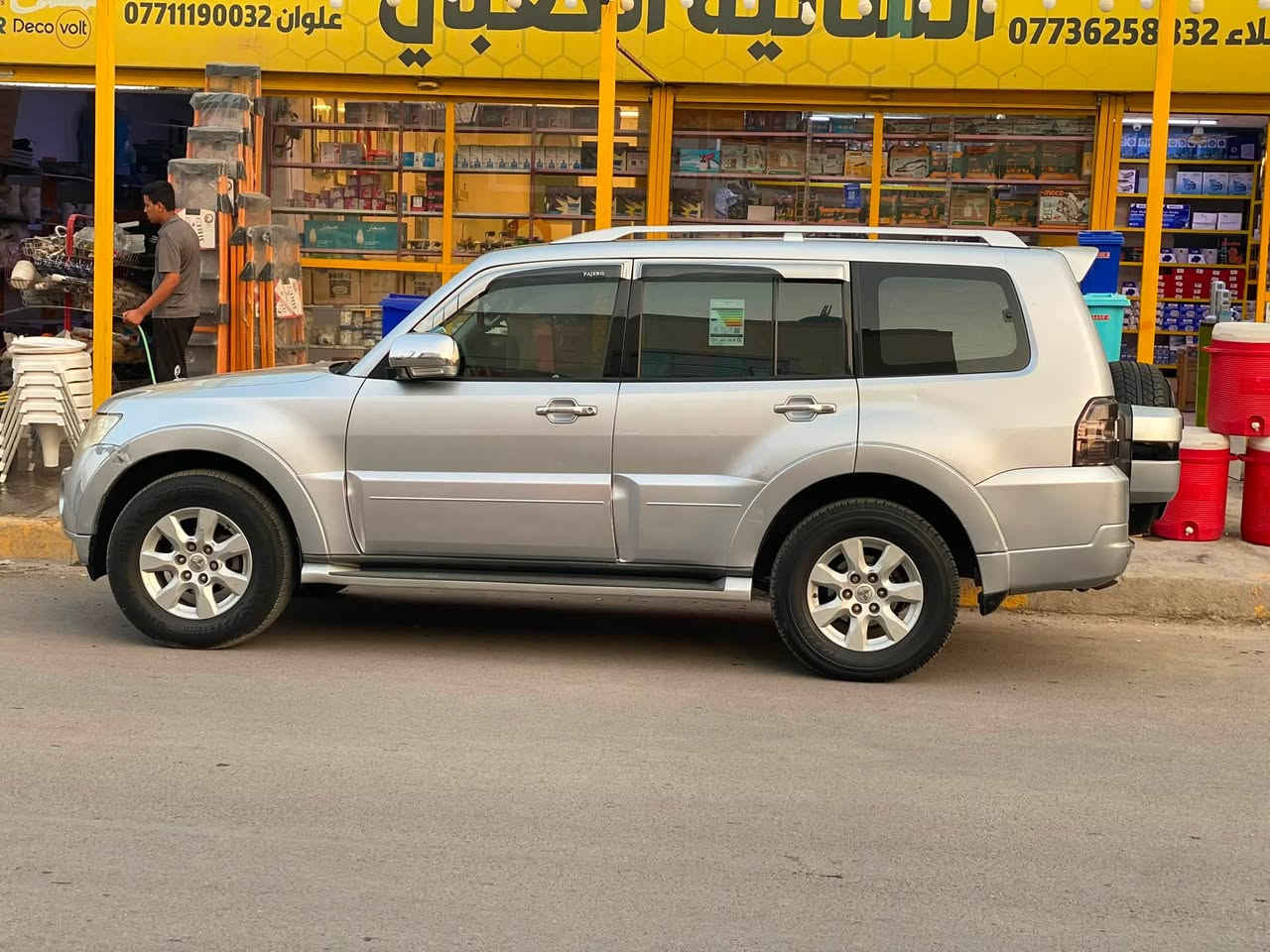 سلام عليكم باجيرو حبتور 2010 فول ماوصفات فتحتة سقف شاشة كامرة خلفية تبريد 3قطع دمام كشنات كهرباء عدسات جديدة زنون LiD مري شفط حساسات خلفية كروس سرعة دفع رباعي معروفة مواصفات الباجيرو سيارة نضيف مالبيت بيهة 3 قطع صبغ اثر جراد لاضربة ولا حادث ومبينة بالصور رقم انكليزي تحويل ثاني يوم  ب124$ وبيهة مجال مكان بغداد الشعب 
***********

