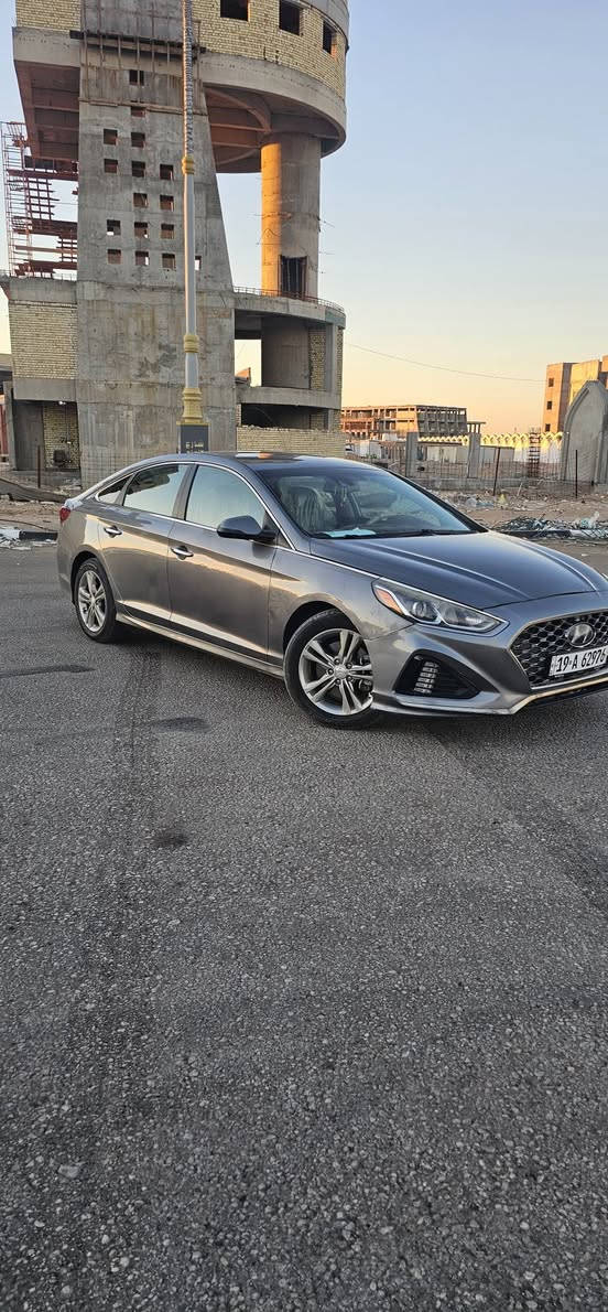 السلام عليكم
سوناتا موديل2019 وارد أمريكي 
فول مواصفات عده الفتحه
مكينه 2400 
مواصفات: 
بصمه 
لد امامي نهاري وخلفي 
رادارات كامله 
فول تحكم استرين 
مانع تزحلق
مثبت سرعه
حساسات كامره. 
حادثها باب واحد صبغ 
سيارة جديده بحاله الوكاله رقم الهاتف *********** سعر مناسب
