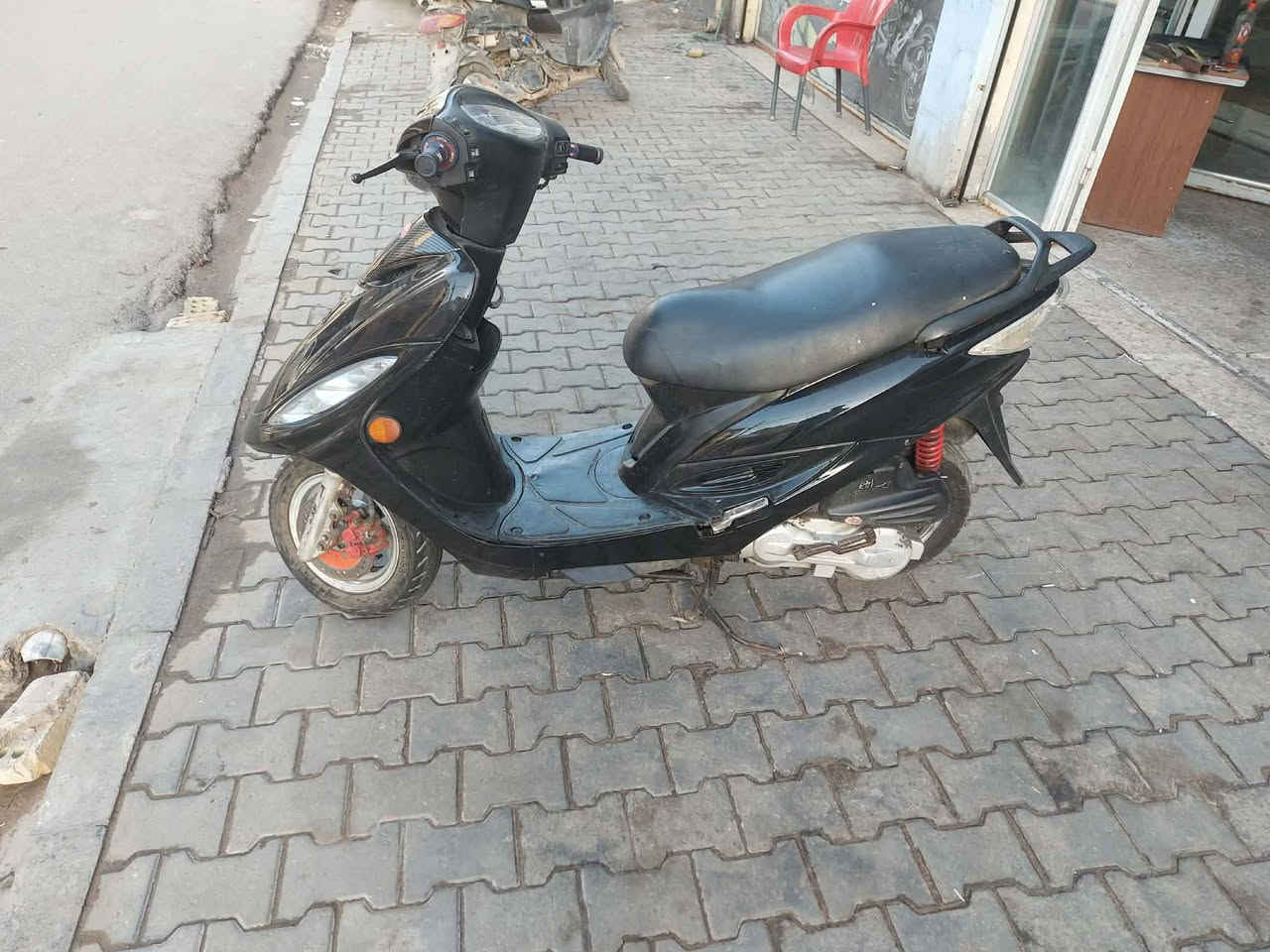 سلام عليكم
كامكو جي 4
دراجه جاهزه  باتري جديد 
سلف هندر كهربائية شغاله عالي وناصي تجي تشوفها وتفحصها 
مكينه وشاصي 
العنوان نجف. 
للاستفسار ***********
