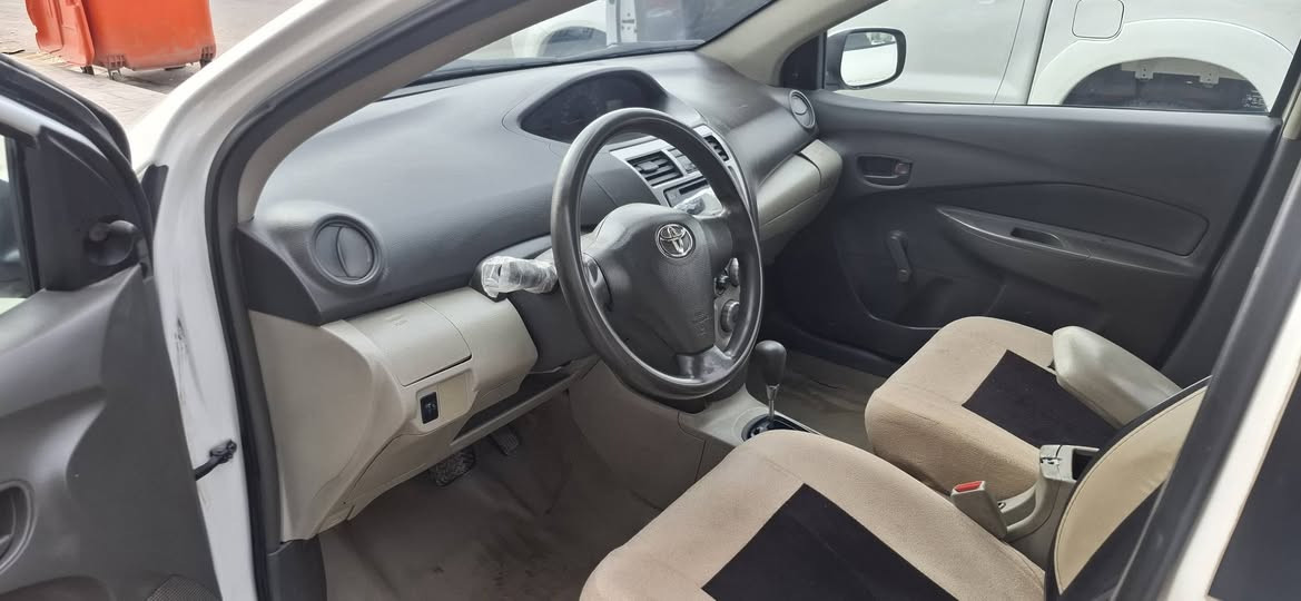 یارس 2009 تۆماتیک بێ بۆیاغ تەنها دۆسەو بستێک سبوغی هەیە بێ لێدران ژمارەی مۆبایل *********** أربيل, العراق
