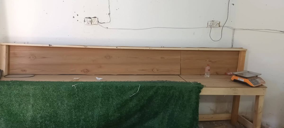 ميز  للخضار  عدد ٣ الطول ٣.٥  للبيع  السعر ٣٠٠ او بيه مجال بسيط الا ستفسار /***********/
