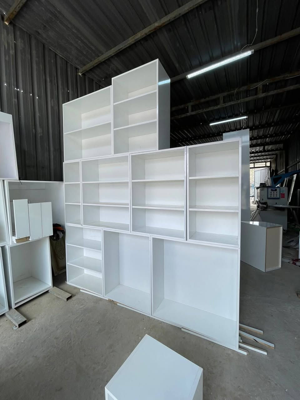 السلام عليكم الى اصحاب المعامل والمعارض والشركات
عمل كابينات مطابخ mdf وفوم وبلايوود 
لوح تركي 18 ملم [صيني ايراني ما اشتغل]
ثقيل وظهر 5 ملم وجهين
تجهيز مطابخ تركية واسبانية وايطالية
عمل فاترينات للصيدليات والكوزمتك 
عمل كناتير وغرف نوم  
بأسعار مناسبة وتجهيز بفتره قياسية
نضافة ودقة
يتوفر خدمة توصيل لجميع محافظات العراق🇮🇶
للأستفسار المراسلة او الاتصال 
العمل بالنقد فقط✅
***********✅
