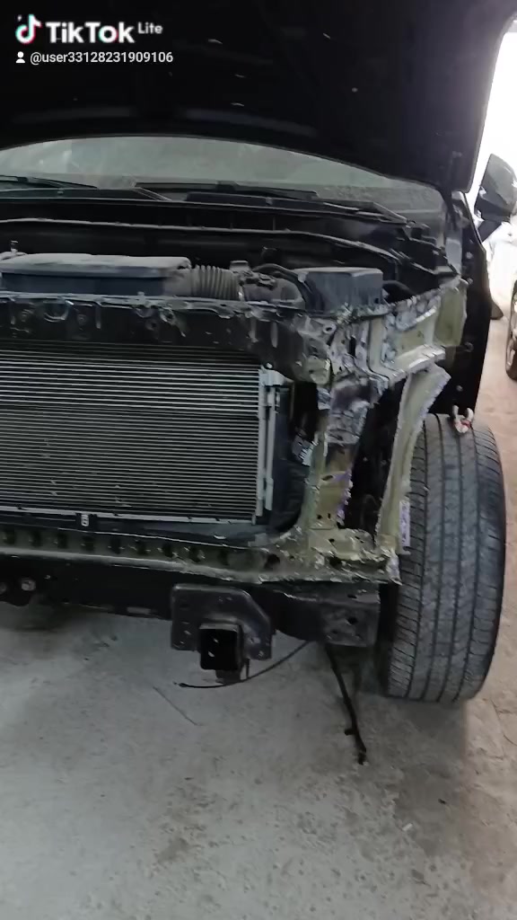 السلام عليكم سمكري خارج بسمايه شارع العام مقابل اكرم للتسوق ***********
