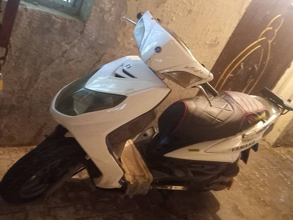 دراجة سكنس فحل مزودة 
ستان رياضي. صالنصة بوري عدل. سلف أربع فحمات. قطرة دهن فراك كوسو رياضي كلهن اصليات 
دراجة نكرة سلف كهربائياتهة كاملة بيع أو مراوس حسب القناعة. العنوان الكاظمية شارع المحيط قرب سيطرة التربية. اي استفسار الخاص موجود بغداد, العراق


**إذا كنت صاحب هذا الإعلان وتريد حذفه لأي سبب، رجاءا أرسل رسالة إلى الدعم الفني**