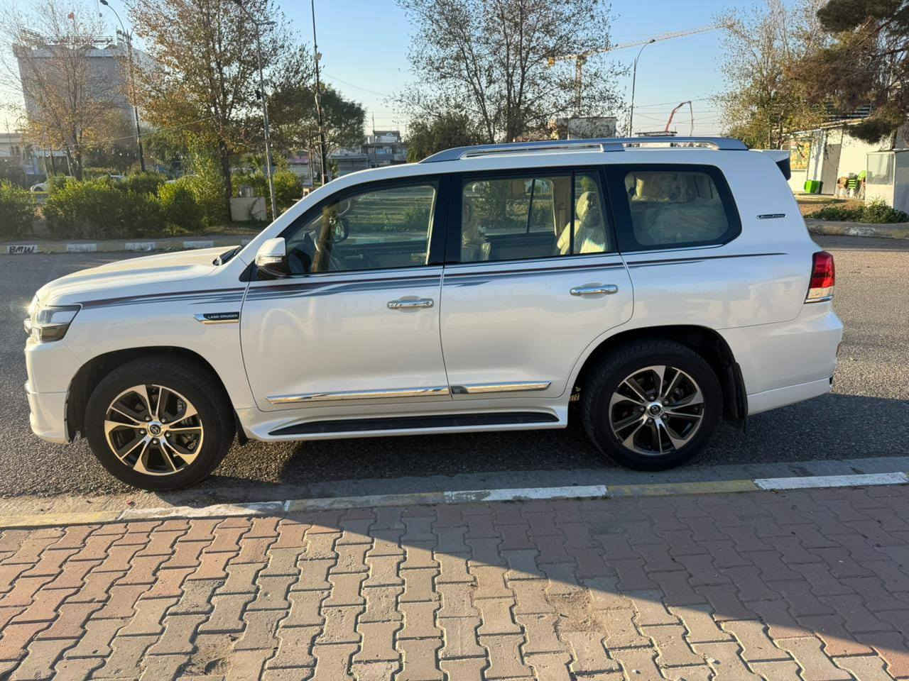 لاندكروز للبيع 2020رقم اربيل 6vماشيه 38حقيقي مكفوله كفاله عامه ***********...***********
