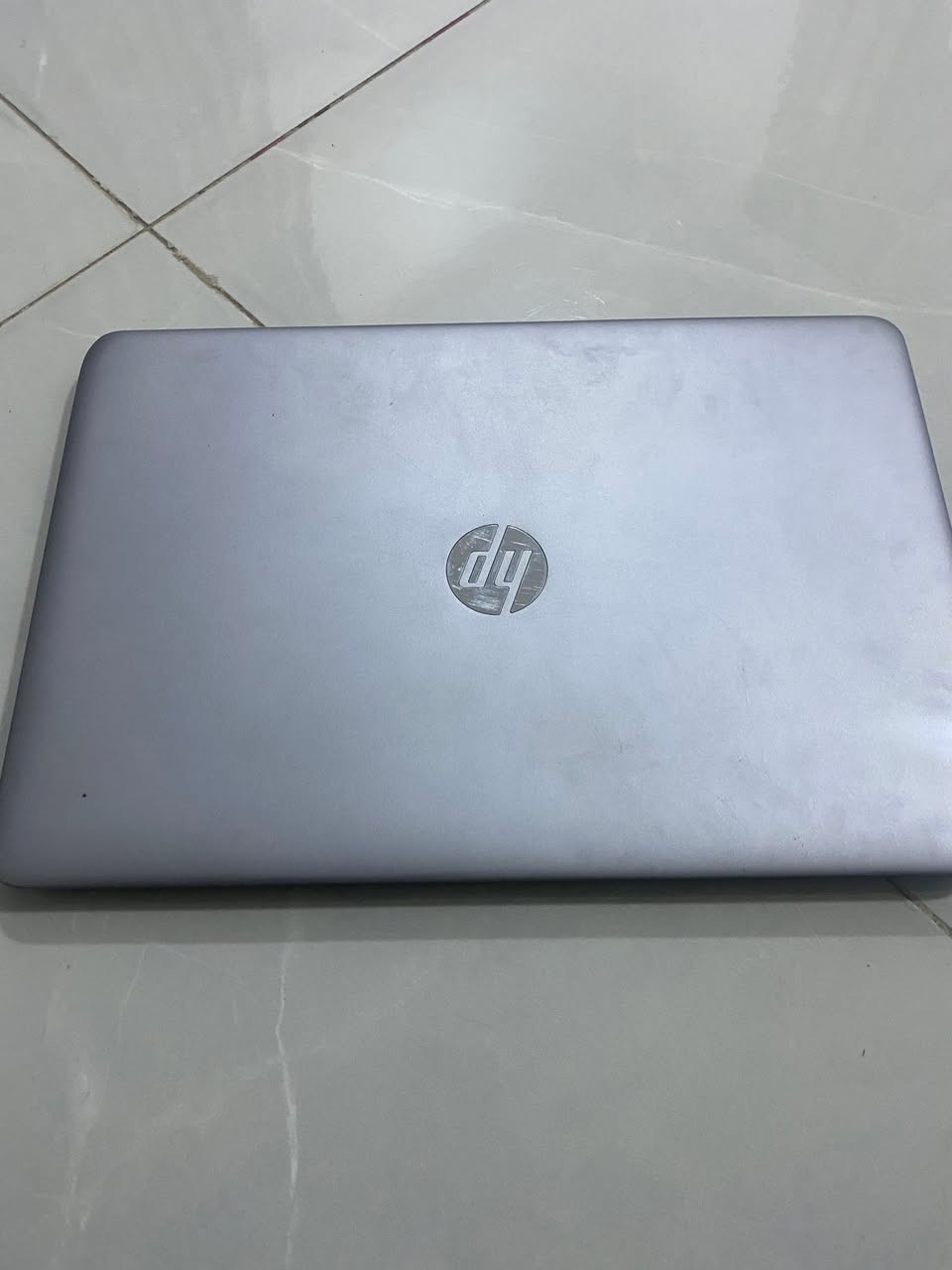 HP 
Ci5 
جيل 8  
شاشه لمس حجمها 15 
منصب بي وندوز 10
***********
مستخدمة شهرين غراضها كامله جنطه ماوس شاحنه  رايدها ب 260
