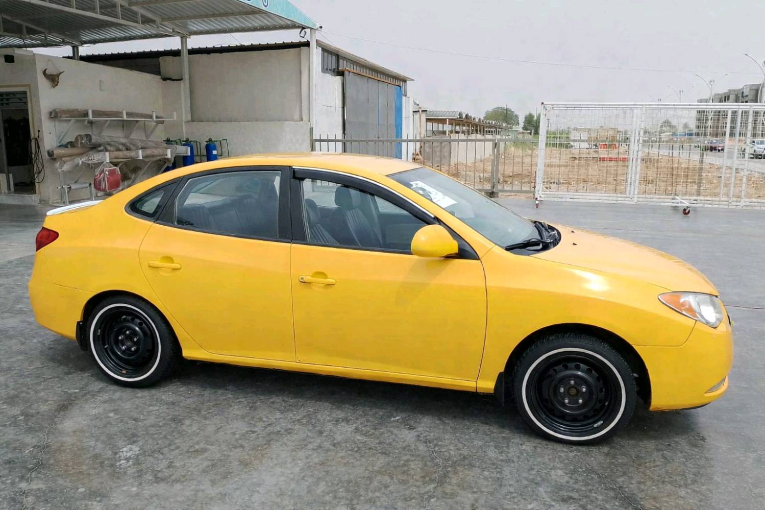 السلام عليكم النترا صابونه 2007 خليجي بيه بس جاملغ الامامي اليمين والباقي كفاله السياره تخم تاير كشره نضيف ب85 وبيه مجال 