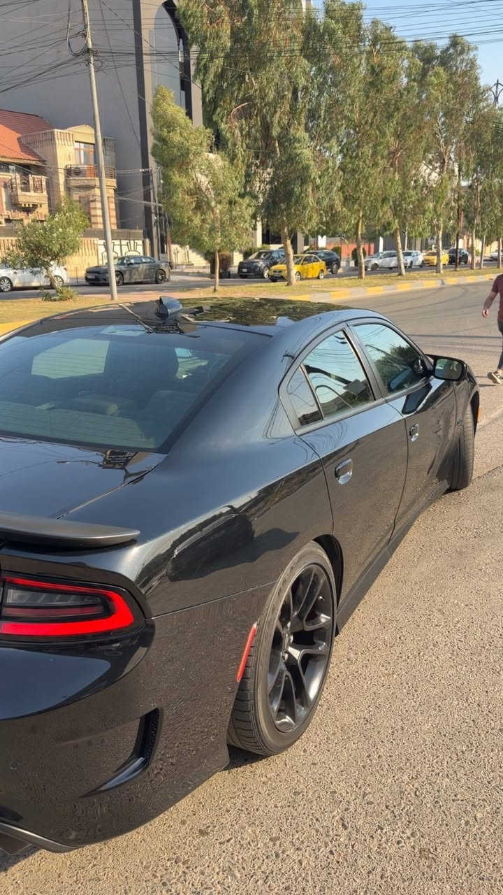 جارجر RT موديل 2023
محرك V8 5700cc
النداء الاخير  بلاك أدشن
الممشى ; 49,000 ميل

الموصفات
1 - سستم صوت الباين
2 - شاشة كبيرة + GPS
3 - كامرة خلفية وحساسات 
4 - تحكم استيرن
5 - شفتات استيرن 
6 - كشنات تدفئة

رقم دهوك سنوية وهزة اصدار 2026
والسيارة باسمي شرط التحويل

الضرر ربع جاملغ خلفي جهة السايق بدون دواخل و ايرباك

السعر (255)

 للاتصال : ***********
