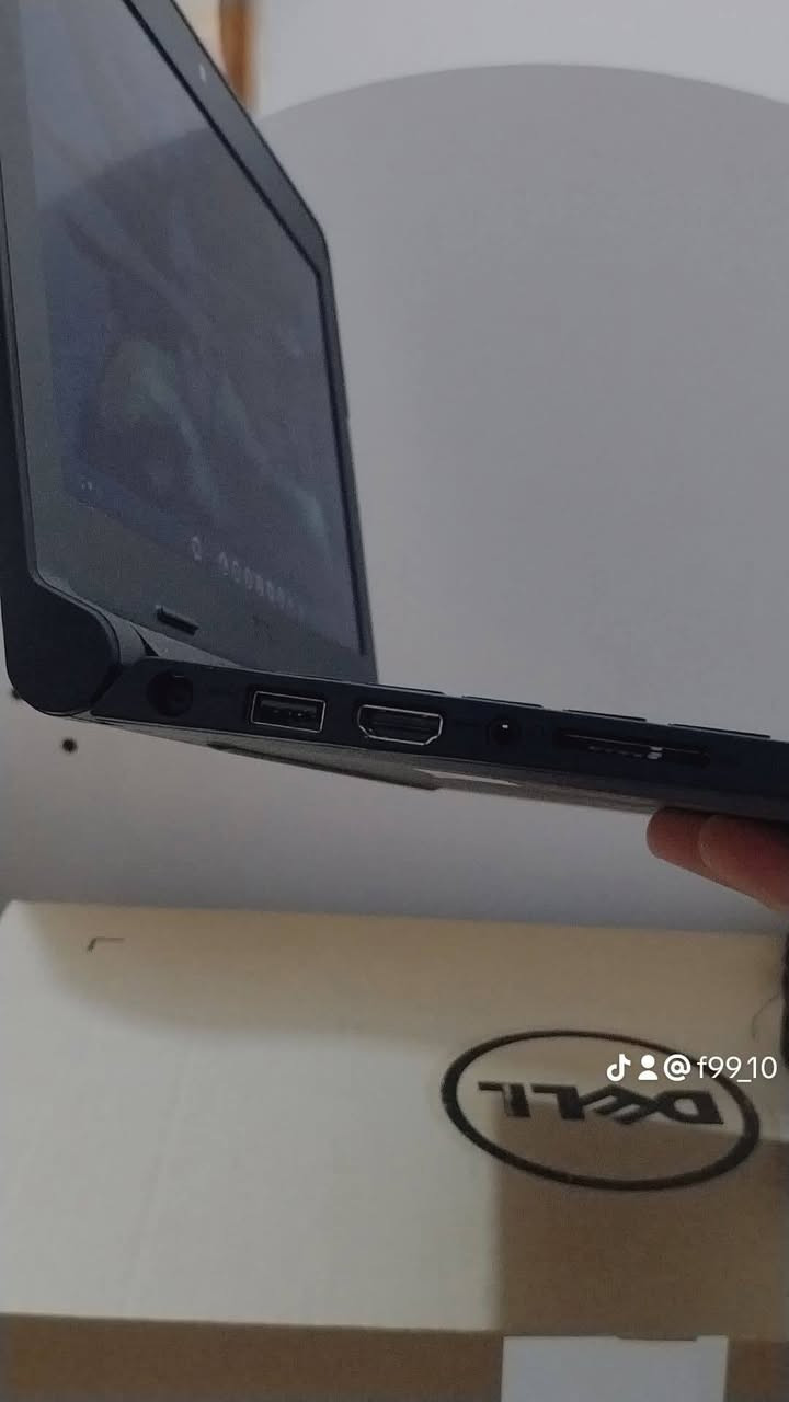 لابتوب دل f22
شاشه 12.5 انج فول HD
حجم الذاكره 16
عشوائيه 4
كيبورد عربي انكليزي
دبل سبيكر
منفد Usp 2
منفذ سماعات AUX
HDMI تقدر تربطها على التلفزيون
بطاريه 10000ملي امبير
تشغيل متواصل 3 ساعات الى 4 ساعات

الابتوب يربط على ماوس خارجي 
كيبورد خارجي
وطابعه Hdmi
الجهاز يوصلك نضام الكروم تريده يبقه كروم تريد تحوله وندوز
السعر 50 الف


**إذا كنت صاحب هذا الإعلان وتريد حذفه لأي سبب، رجاءا أرسل رسالة إلى الدعم الفني**