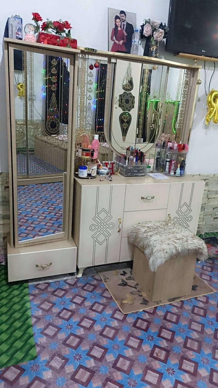 غرفه تركي للبيع جديده ع شرط ب٨٠٠ هاذا الرقم ***********
