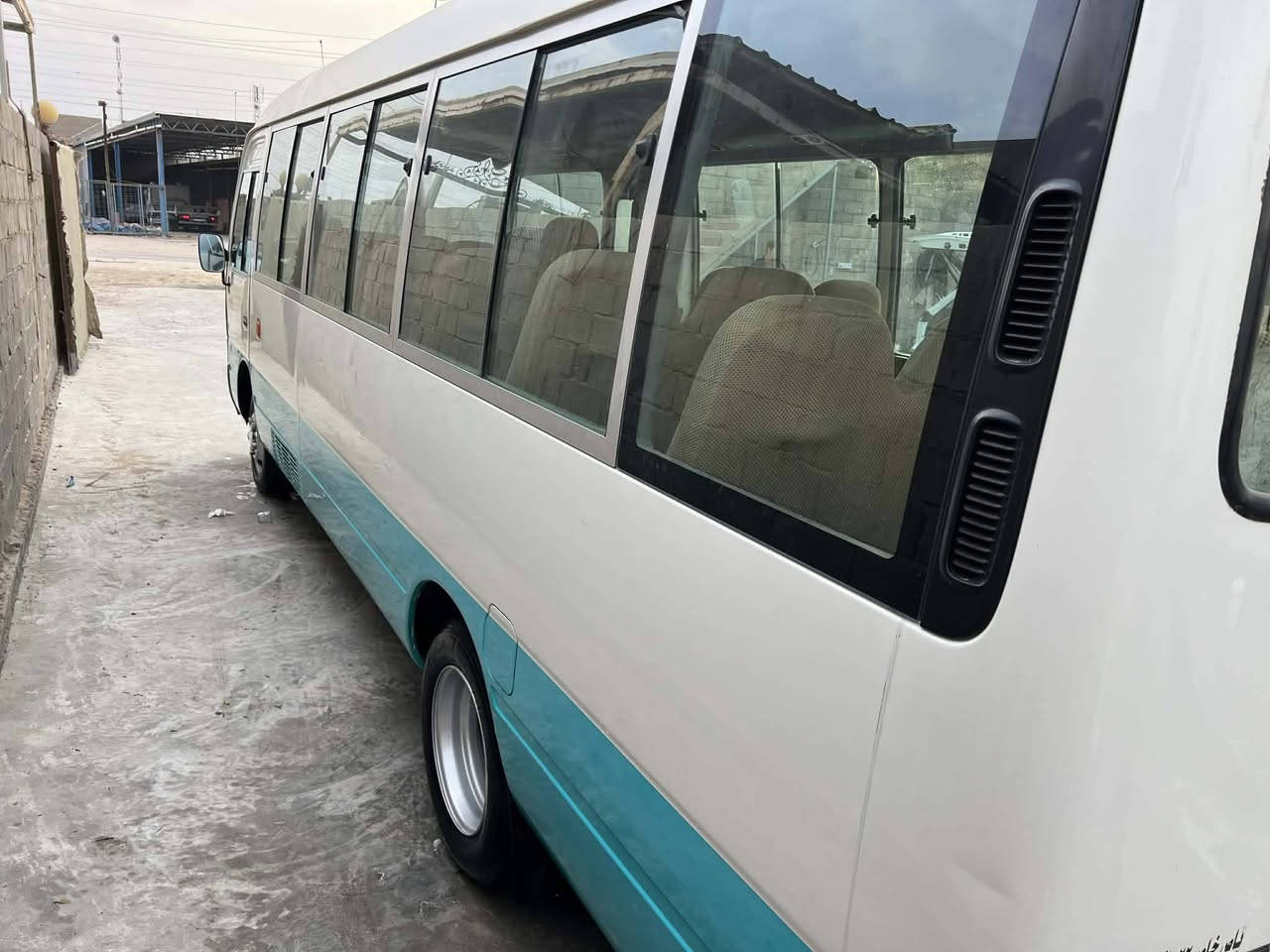 السلام عليكم
كوستر راس الثور 
موديل 14
سياره مكفوله كفاله عامه كشن ستاركس 
مكاني حله 
للاستفسار على الرقم 
***********
