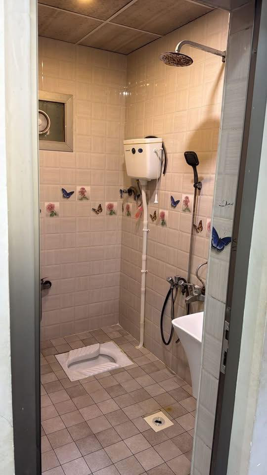 للايجــــــــــــار ✅ 
.
بيت للايجار في حي الرافدين موقع ممتاز بناء حديث 
.
مواصفات البيت  / 
.
غرفتين منام  ، صالة استقبال ، مطبخ ، صحيات ، مخزن 
.
سعر الايجار 750
.

✅ الذهبي للاستثمار العقاري ✅

#مجــــــاز_قانــــــــونيــاً
—————————————
#ملاحظه لعملائنا الكرام يتوفر لدينا عروض عقاريه بيوت للبيع والايجار في كافة مناطق محافظة البصره كذلك يتوفر لدينا بنايات تجاريه للبيع في مناطق ممتازه بوارد شهري ممتاز 
‏‌‎ للمعلومات اكثر التواصل على الارقام الموضحه او زيارة
الموقع 
البصره_ شارع عام حي الزهراء _ قرب مستشفى النفط
***********

#عقارات #بيت #دار #للبيع #استثمار #البصرة #العقارات #الجنينه #الطويسه #كورنيش_شط_العرب #ايجار #بيع 
#مركز_البصرة
