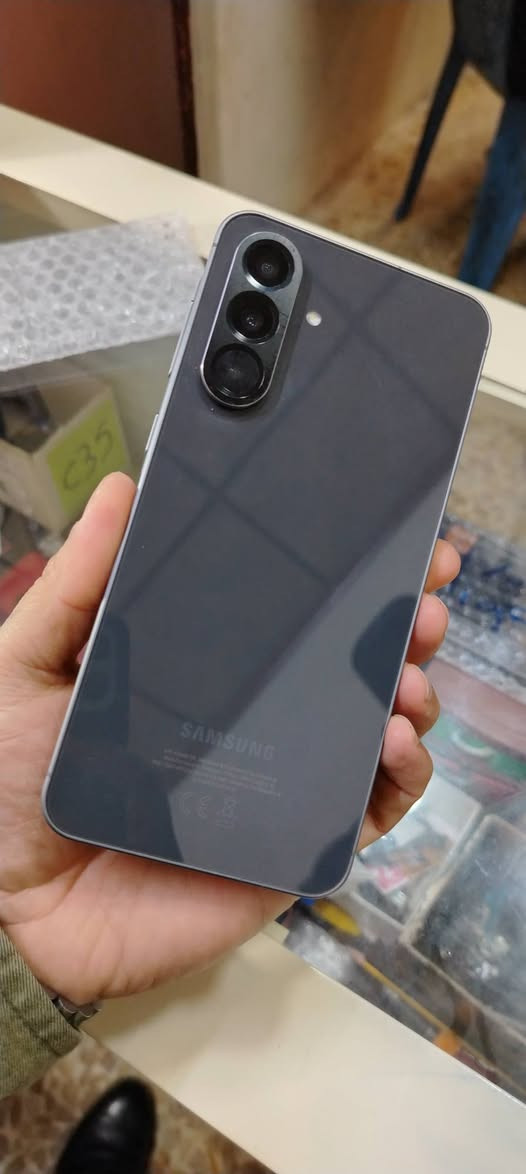 سامسونك A56 جهاز فول امفول غني عن التعريف ذاكره ٢٥٦ رام ١٢ جهاز نضافه فول السعر ٣٦٥


**إذا كنت صاحب هذا الإعلان وتريد حذفه لأي سبب، رجاءا أرسل رسالة إلى الدعم الفني**