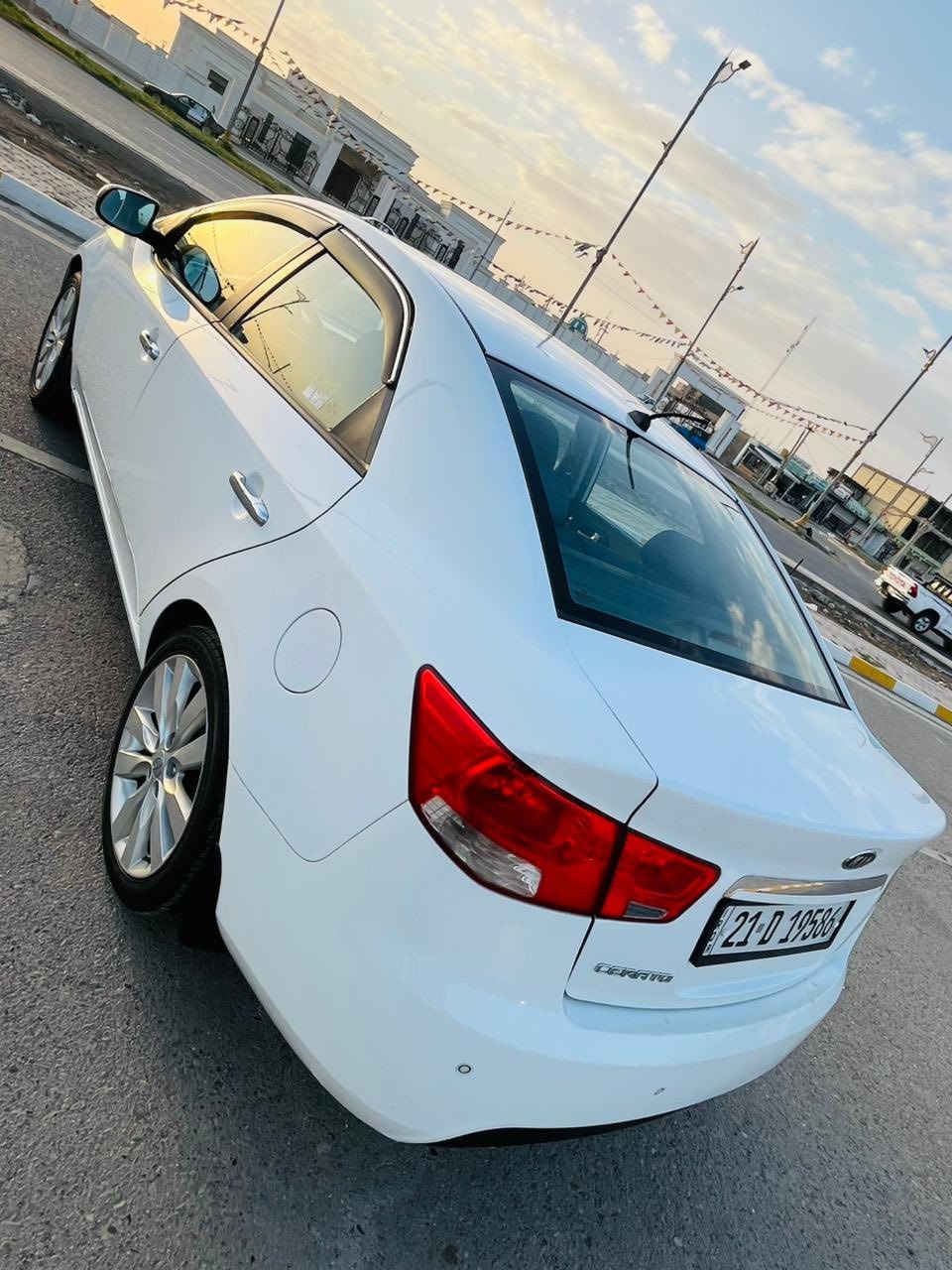 سلام عليكم سيراتو موديل 2013 فول مواصفات رقم جديد سنويه جديد تريد تحويل او وكاله سياره مكفوله مثل ما موضح بل منشور مكان واسط الصويره النتصال ***********
