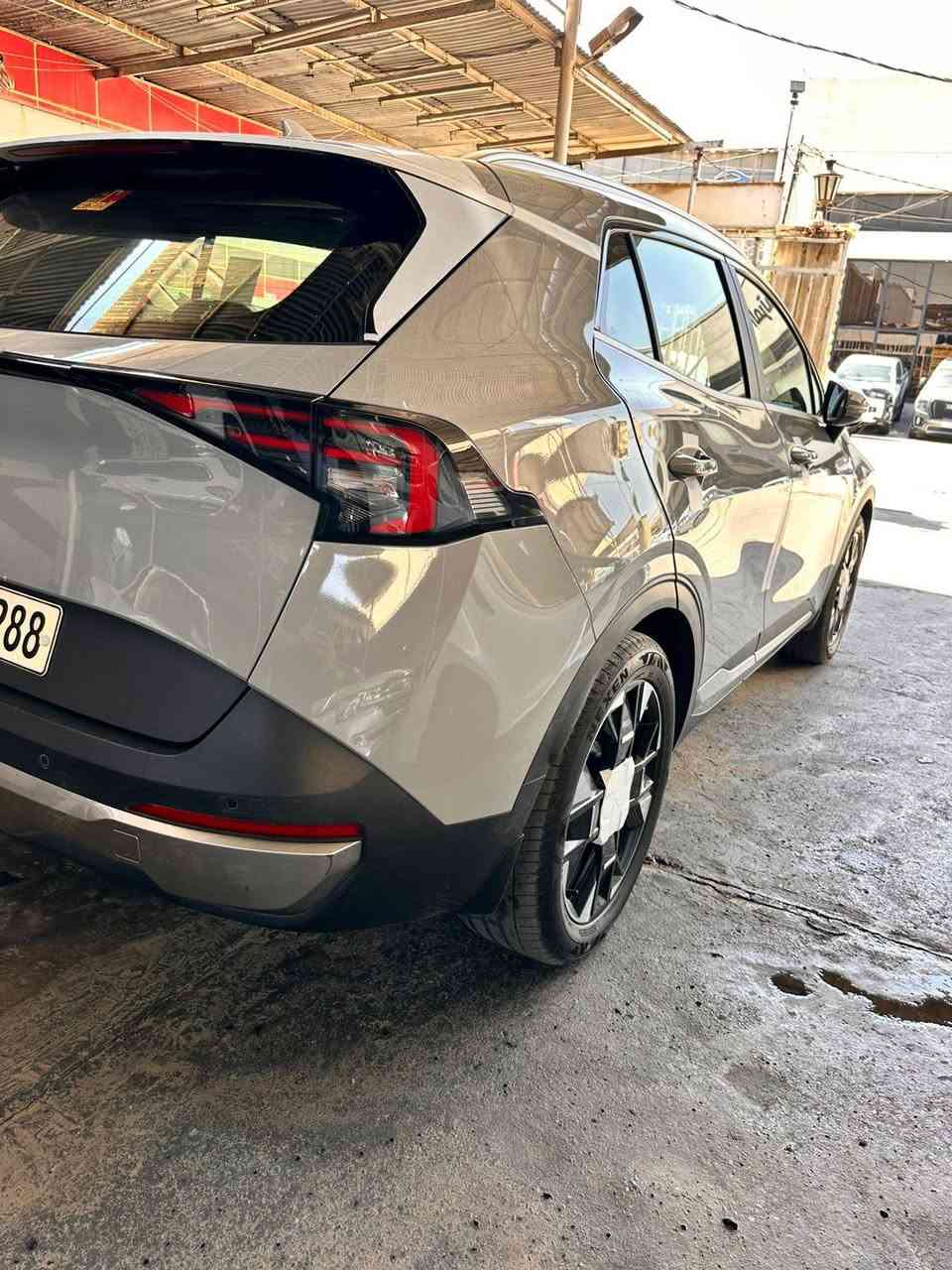 سبورتج 2026 خليجي
ماشية 20 الف 
لون مميز سمنتي
مواصفات:
جلد أبيض | مقاعد كهربائية | مقاعد تدفئة وتبريد | 6 إيرباك ا صندوق خلفي كهربائي
أهم المواصفات:
• داخلية جلد أبيض
• مقاعد كهربائية
• مقاعد تدفئة وتبريد
• 6 إيرباك
Apple CarPlay + شاشة رقمية •
• دخول وتشغيل ذكي
• صندوق خلفي كهربائي
• كاميرا خلفية + حساسات أمامية وخلفية
• جنوط 19 إنش
المعلومات العامة:
• الموديل: 2026
• المحرك: 2.0 لتر - 4 سلندر
• ناقل الحركة: أوتوماتيك 6 سرعات
• اللوحات: بغداد / أربيل
• الضمان: 5 سنوات أو 100,000 كم
• ⁠السعر 238$ مجال بسيط
• ⁠العنوان بغداد
• ⁠***********

