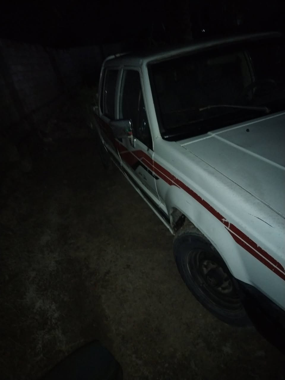 سلام عليكم ورحمة الله عندي هاي سيارة البيع ٣٠ بدون تحويل بها مجال سياره قطرة صبغ مابيه بلديه ***********
