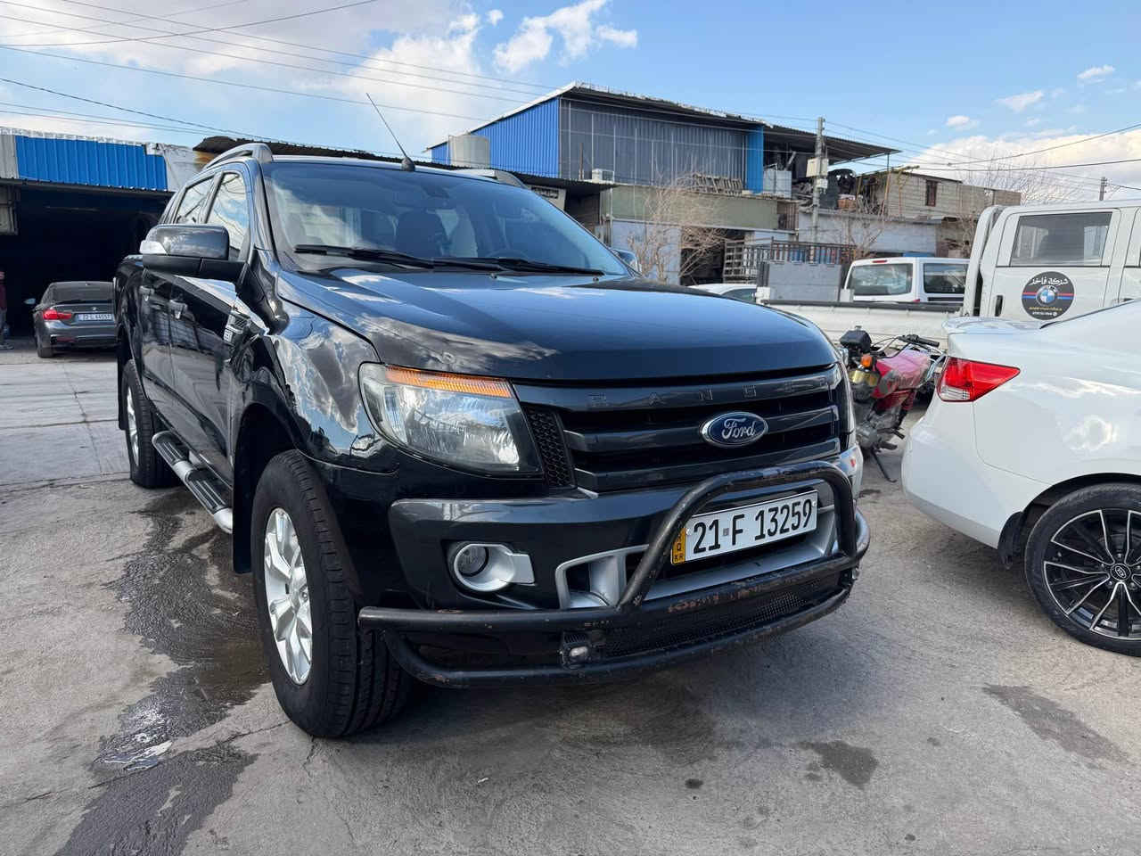 فورد ره نجه ر 5 بستن كاز فول مواسه فات
كَيّر توماتيك
ده بل ئه كسل
كوشن جلد
كوشن كاره با
ئاويّنه شه فت
ئاويّنه ئيشاره ت
تحديد سورعه
كاميّرا حساس
سوكان ڤوليوم
بلوتوز
هه ر جوار جام كاره با
كامل مواسه فات
بەس دەرگای دوای بودیە کە ی بویاخە  بىّ ليّدان

كَيّر ومه كينه به شه رت
ته بريد ساردوو كَه رم به شه رت ته قه و روقه به شه رت جركه ى تى دانيه
نرخی ١٧٠ مجالیکی کەم 
*********** السليمانية, العراق
