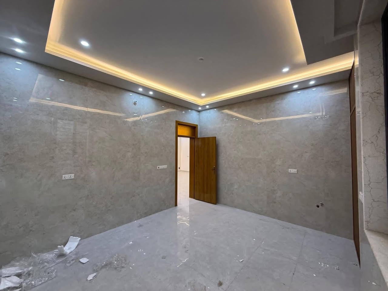 #دار_للبيع🏠

#الموقع : حي الجامعه قطاع 30🌍

#المساحه : 200متر الوجه 10نزال 20✨

#التفاصيل : الدار جديد غير مسكون فووول درجه الأمتياز نسبه بنائه
شارع 15موقع مميز
يتكون الدار من غرف نوم عدد6+صالتين+5مجاميع صحيه+مطبخ بارد +منور عدد 2…………

♻️اشراف هندسي وموصفات البناء عالية الجوده ومميزه
                ________________________
ملاحظه/ وفرنا النقل مجاني ويدلل المشتري 🫡 

يتوفر لدينا:
🏘️ عقارات سكنية (بيع وشراء)
🏢 محلات وعمارات تجارية
📍 أراضٍ سكنية وزراعية
📑 عقود رسمية ومصدقة

✨ عروض مميزة يومياً ✨
🛑 أسعار تنافسية – مواقع مميزة – خدمات متكاملة

📞 للتواصل: [***********____ ***********]
📍 العنوان: [الفرع الاول ]1
(النجف الاشرف/حي سلام/بداية شارع ابو دجاج/مكتب انجاز)
                   [الفرع الثاني]2
(النجف الاشرف/حي السلام/منتصف شارع ابو دجاج مكتب 
جنة النعيم للعقار والمقاولات العامه)
🕒 أوقات الدوام: من [4] إلى [9] مساءً –

📲 زورونا أو راسلونا على الواتساب لمعرفة أحدث العروض
✅ جنة النعيم وأنجاز … حيث تجد الراحة والأمان في بيت العمر
             ✋🏻أدارة المكتب/انتضرونا في عروض أجمل
