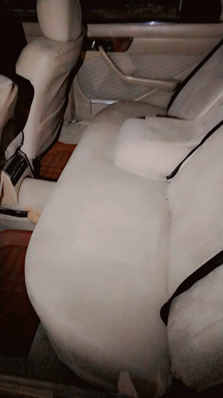 سيارة مرسيدس للبيع محرك بطه وكير سيارة نظيفه وجاهزة ورقم انكليزي وسنويه جديده  من كلشي واحلى من الصور السعر 38ورقه وبيه مجال حك الكروه للشراي ويدلل العنوان نجف شارع الغدير قرب دائرة النزاهه رقم الموبايل ***********
