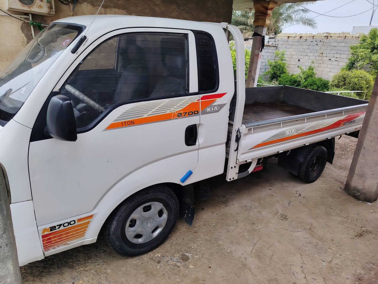 كيا للبيع رقم واسط سنويه انكليزي محرك شاصي اكسل مكفول بيها صبغ عله كد شبرين وره باب السكن موديل ٢٠١٤ رايدها ب٩٣ وبيا مجال مكان واسط الشحيميه . ***********
